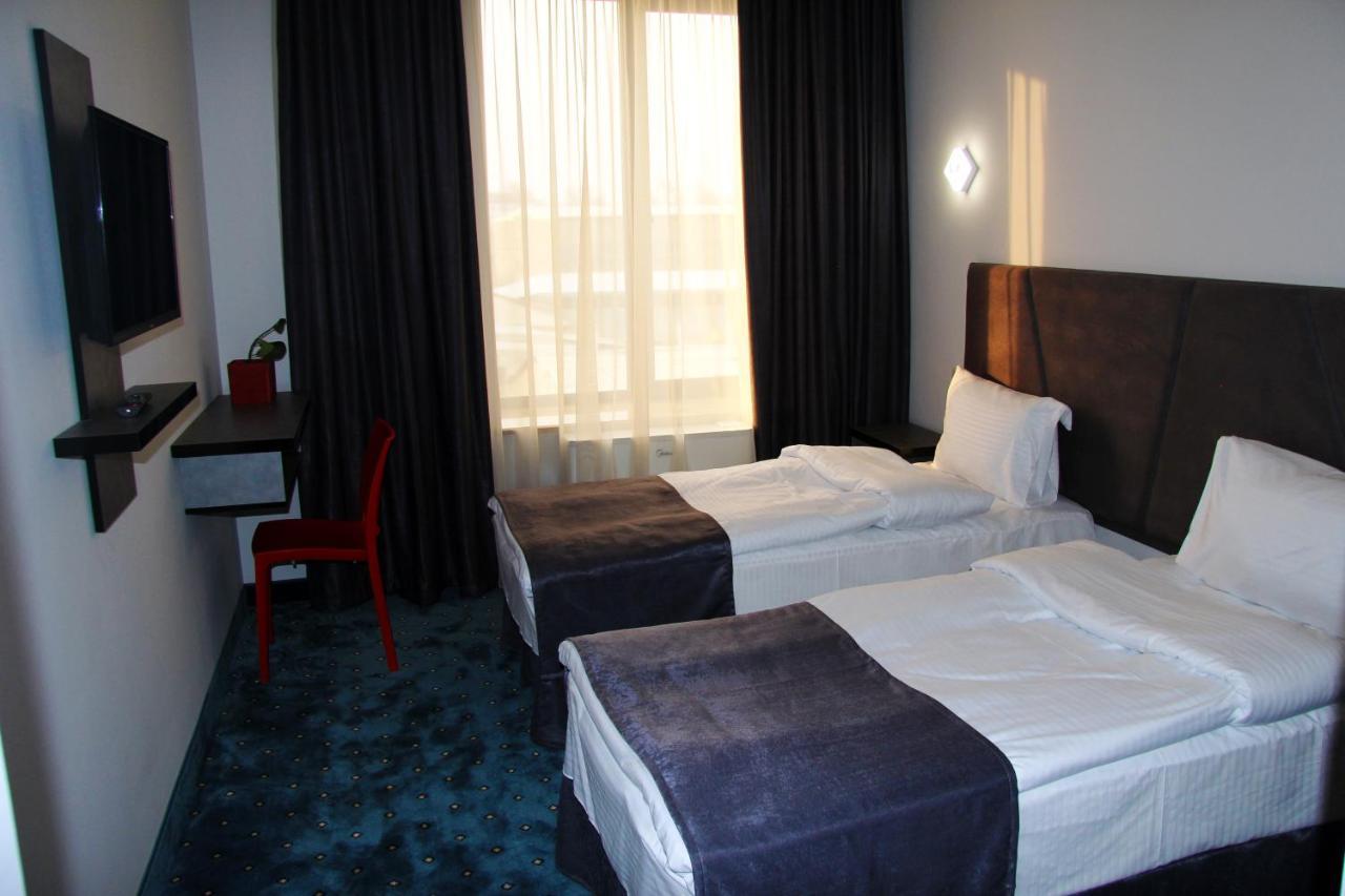 Nice Hotel Erevan Exterior foto